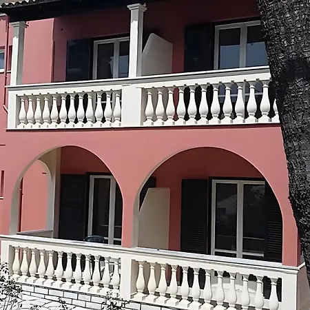 2br - 6 3* Gouvia